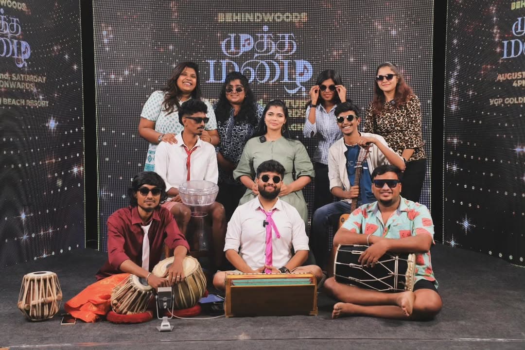 Office Gaana on the Behindwoods Muththa Mazhai stage with tabla, harmonium and dholak